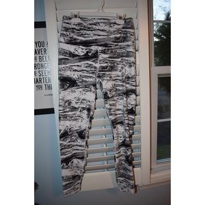 Marble Workout Leggings